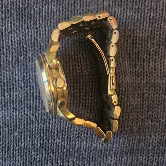 Michael Kors "Runaway" Watch - Picture 3 of 5